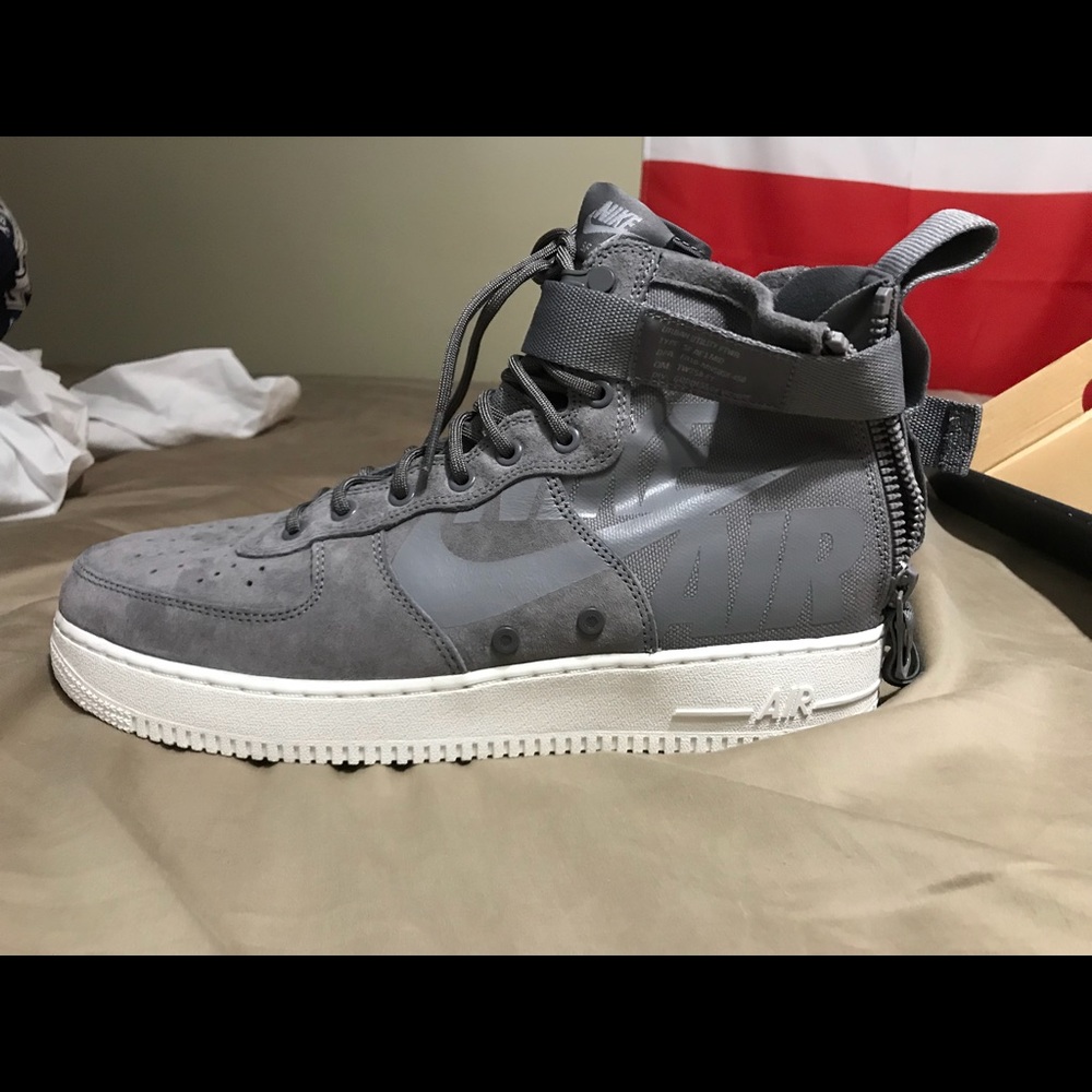 Nike Air Force 1